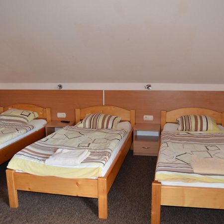 Lesny Zakatek Bed & Breakfast Smardzewice Ngoại thất bức ảnh